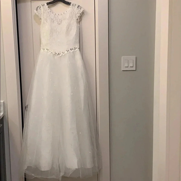 Dresses & Skirts - White Lace Wedding Dress Diamonds & Crystal Embellished Long Wedding Dress New